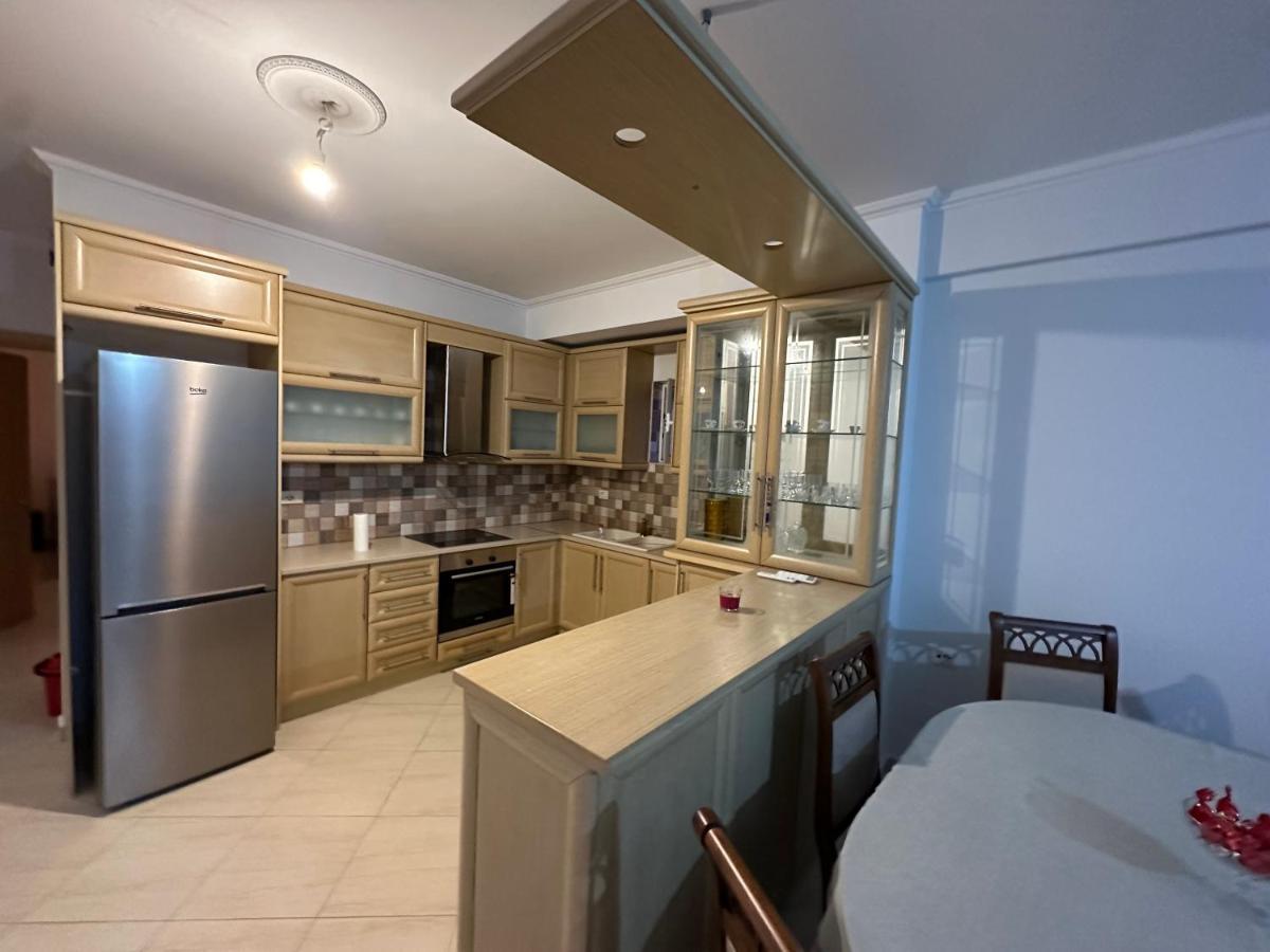 Ermis Apartament Lägenhet Sarandë Exteriör bild
