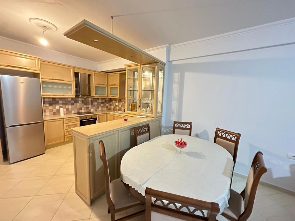 Ermis Apartament Lägenhet Sarandë Exteriör bild