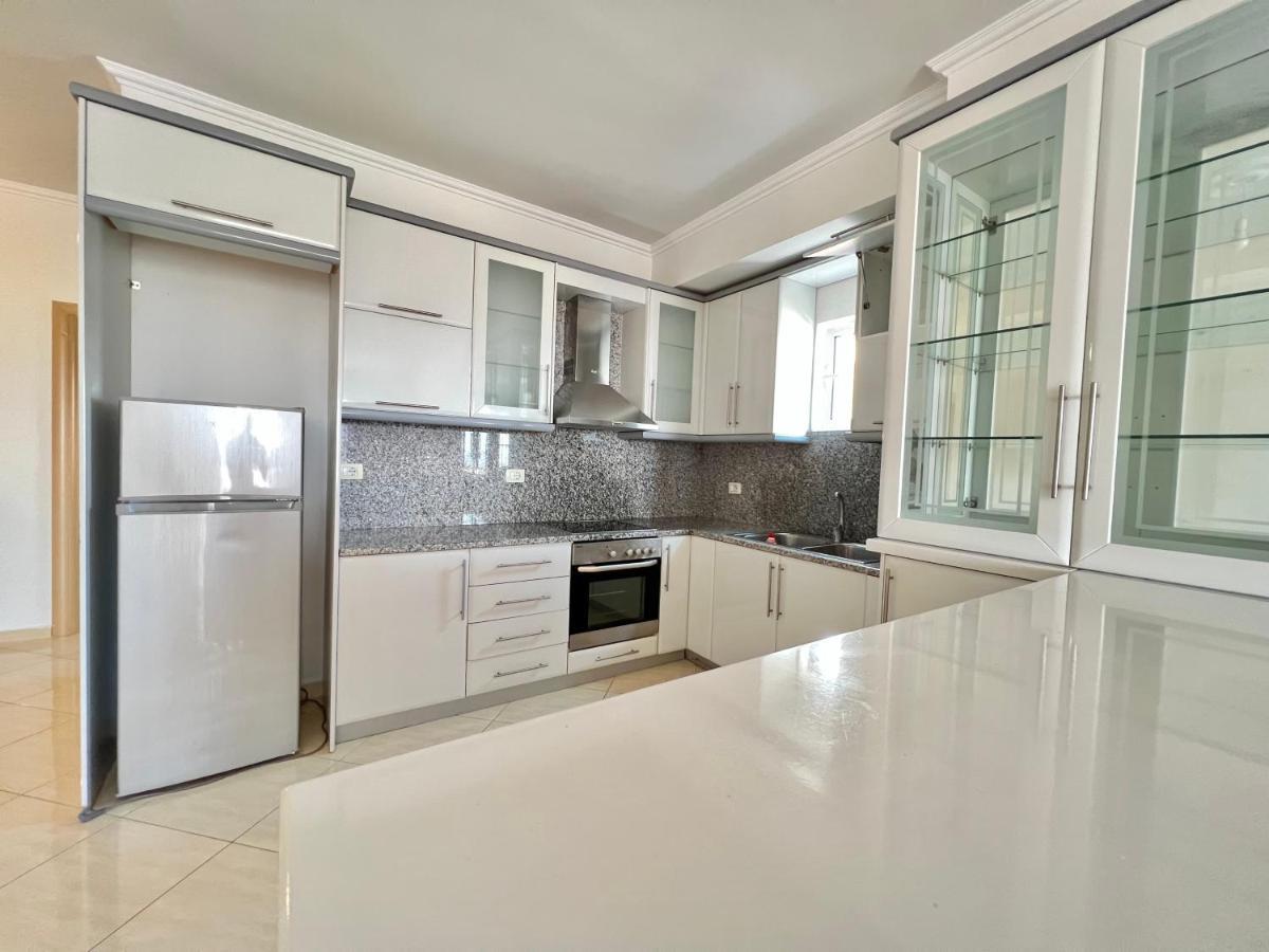 Ermis Apartament Lägenhet Sarandë Exteriör bild